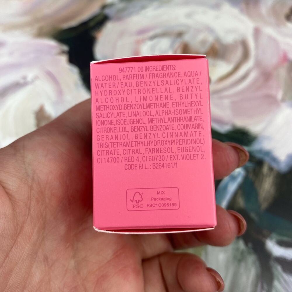 Valentino Born In Roma Deluxe Mini Fragrance 0.2 oz. New! - Picture 6 of 11